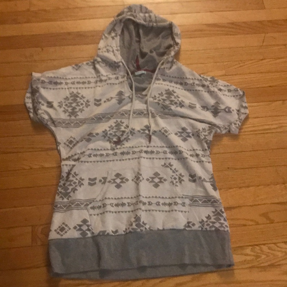 tribal print short sleeve top